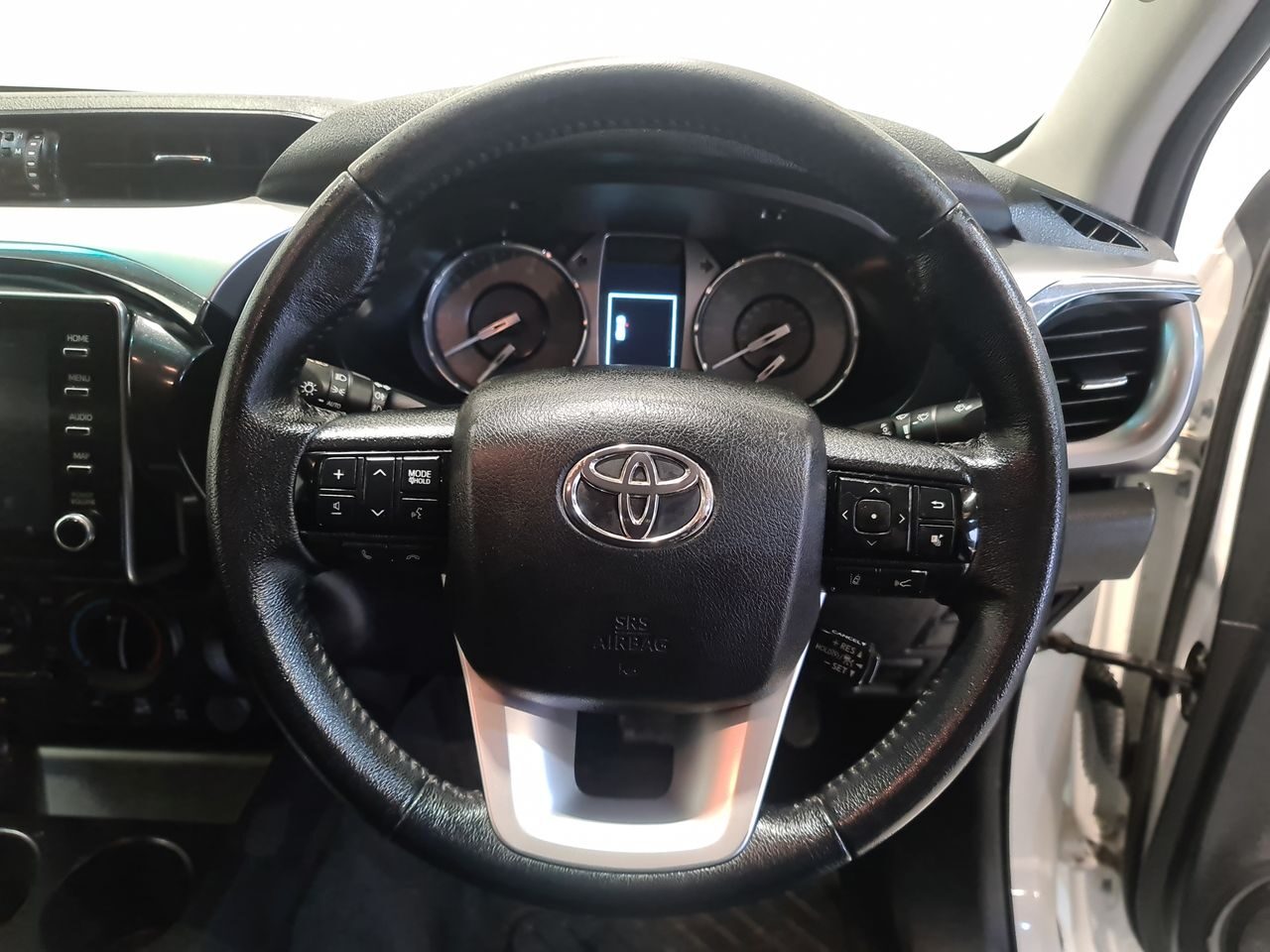 Used Toyota Hilux 2022 for sale - 76637336: Photo 22
