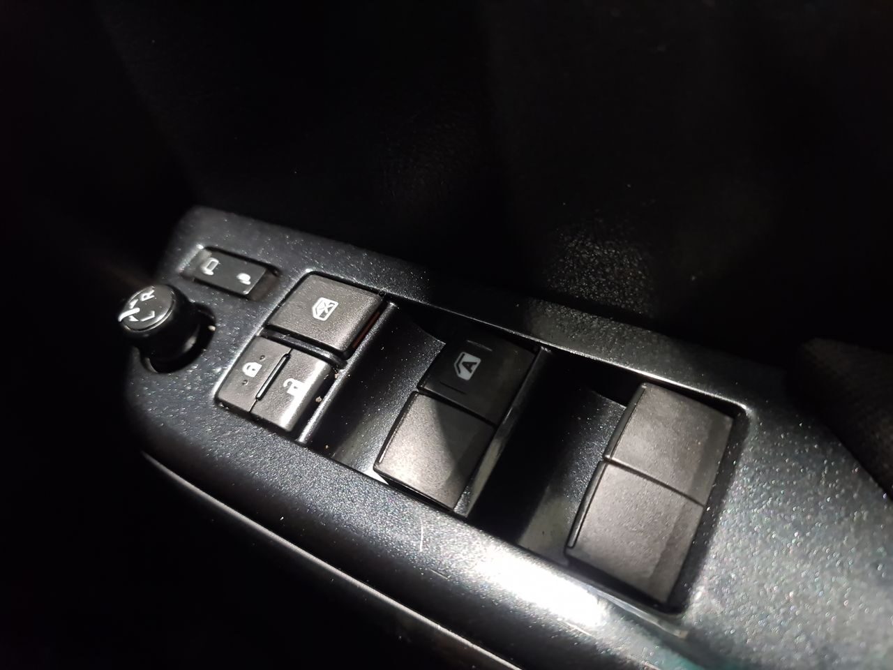 Used Toyota Hilux 2022 for sale - 76637336: Photo 27