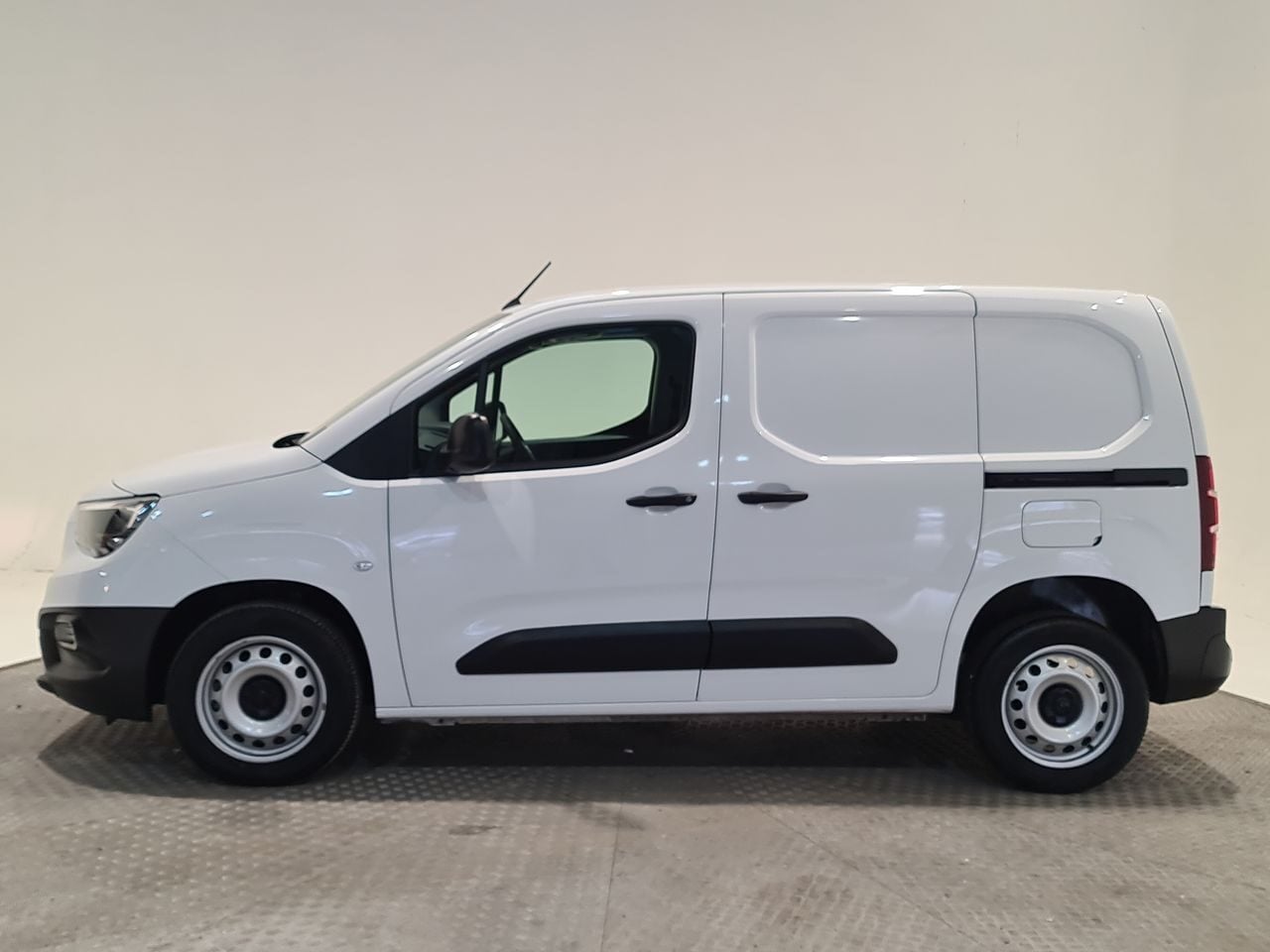 Used Vauxhall Combo 2023 for sale - 77617954: Photo 5
