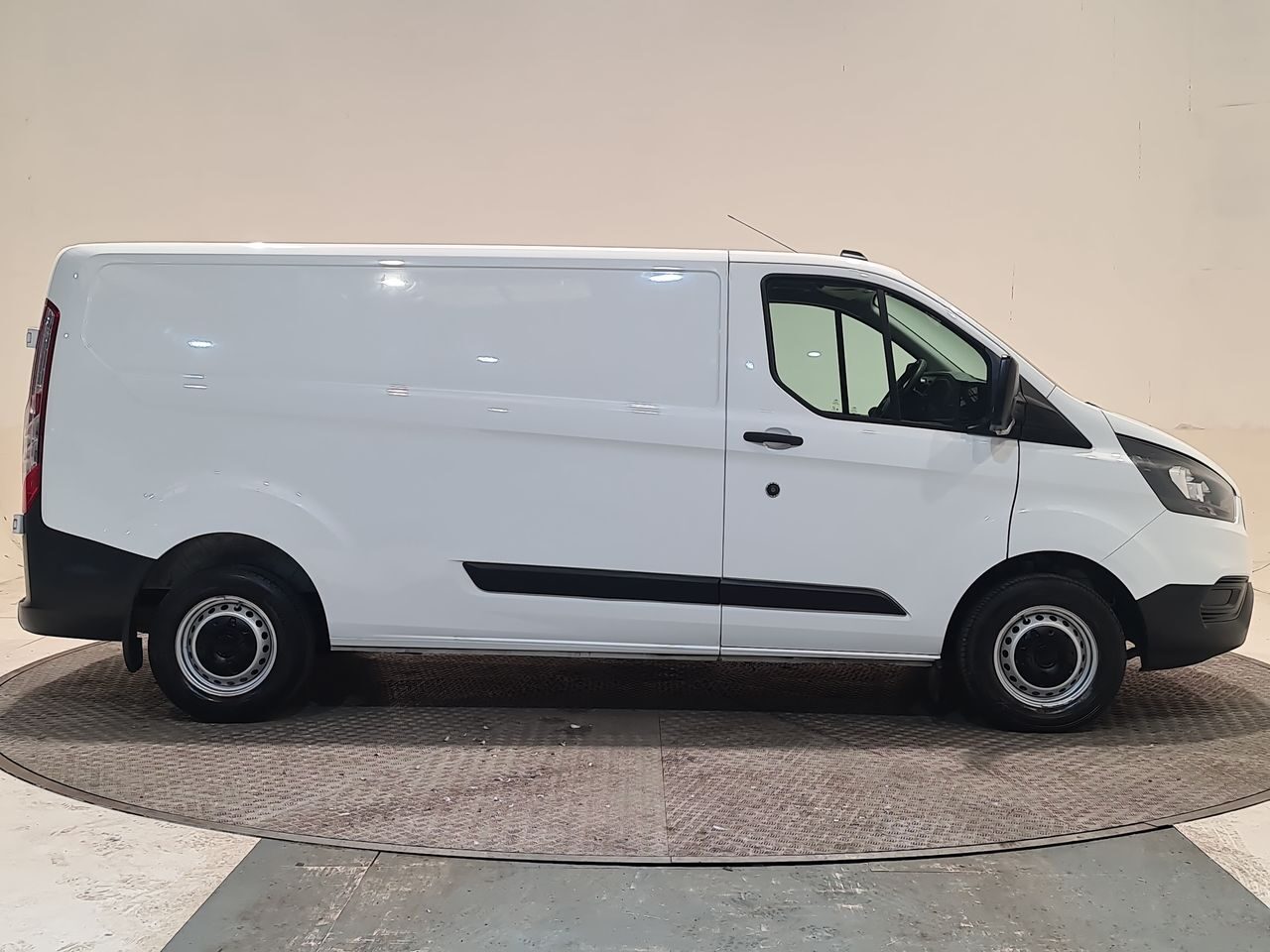 Used Ford Transit Custom 2023 for sale - 76544846: Photo 16