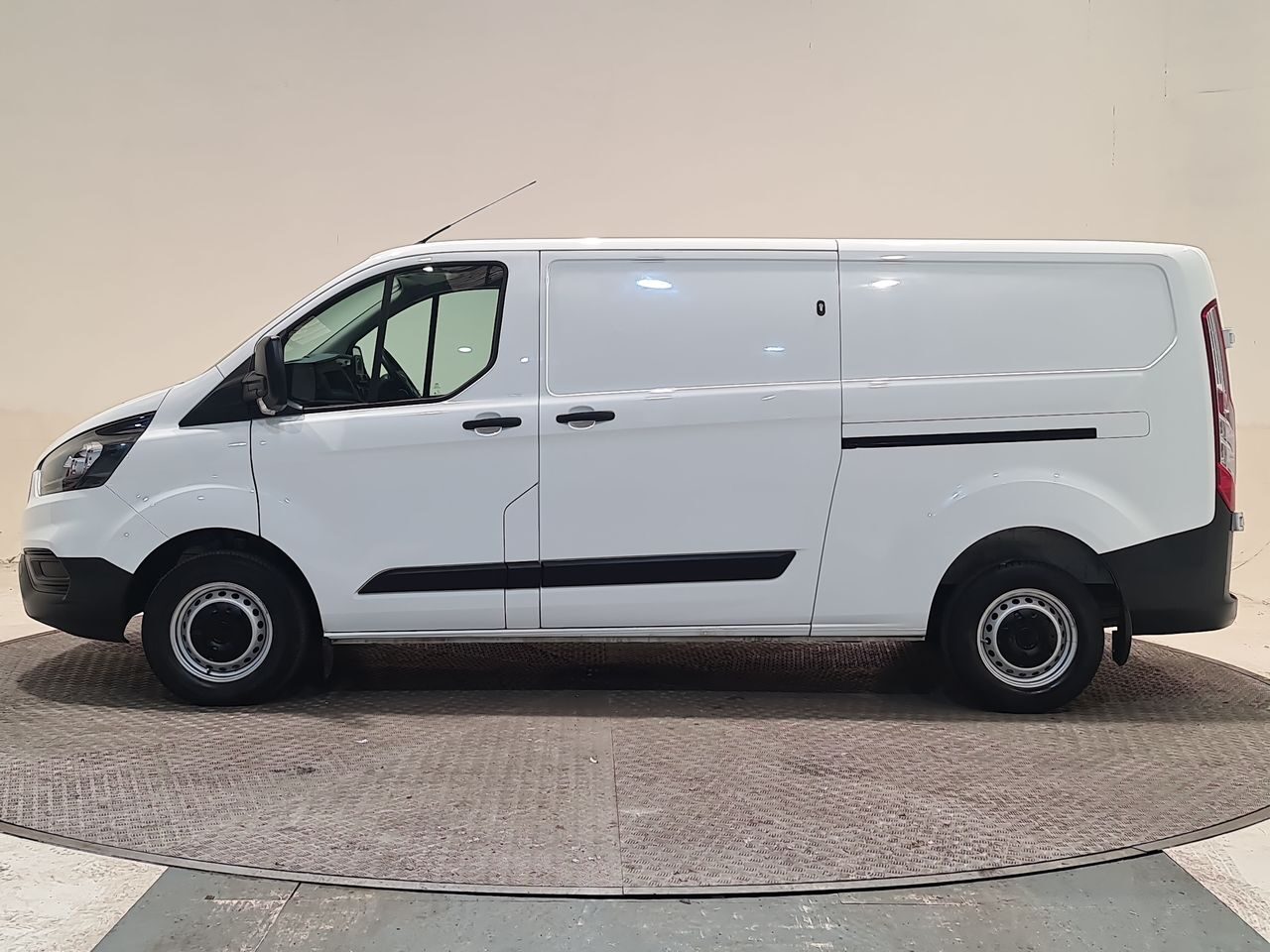 Used Ford Transit Custom 2023 for sale - 76544846: Photo 5