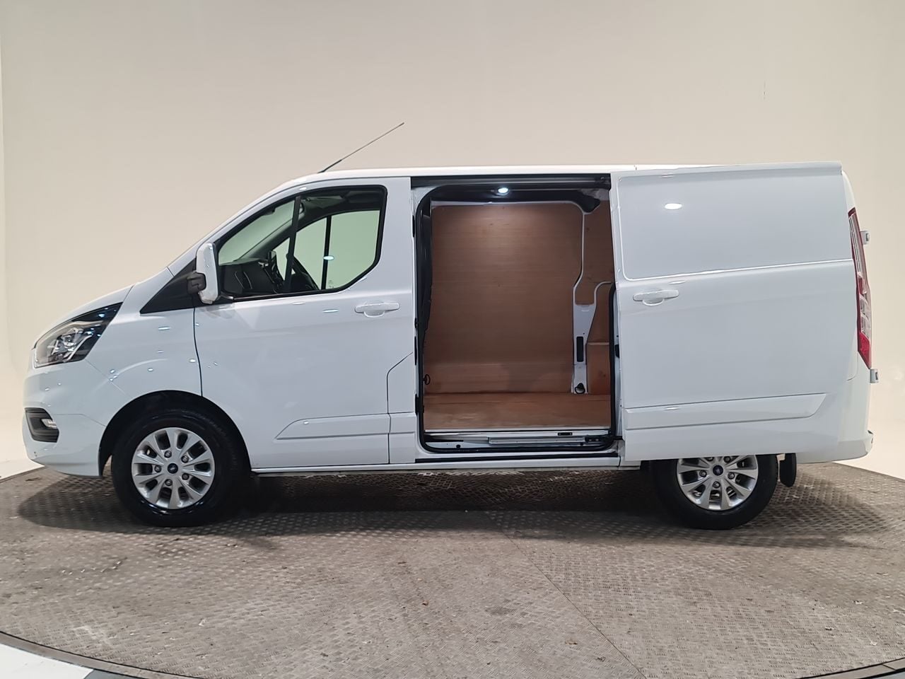 Used Ford Transit Custom 2022 for sale - 76776532: Photo 10