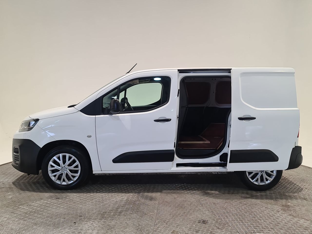 Used Citroen Berlingo 2020 for sale - 76577108: Photo 9