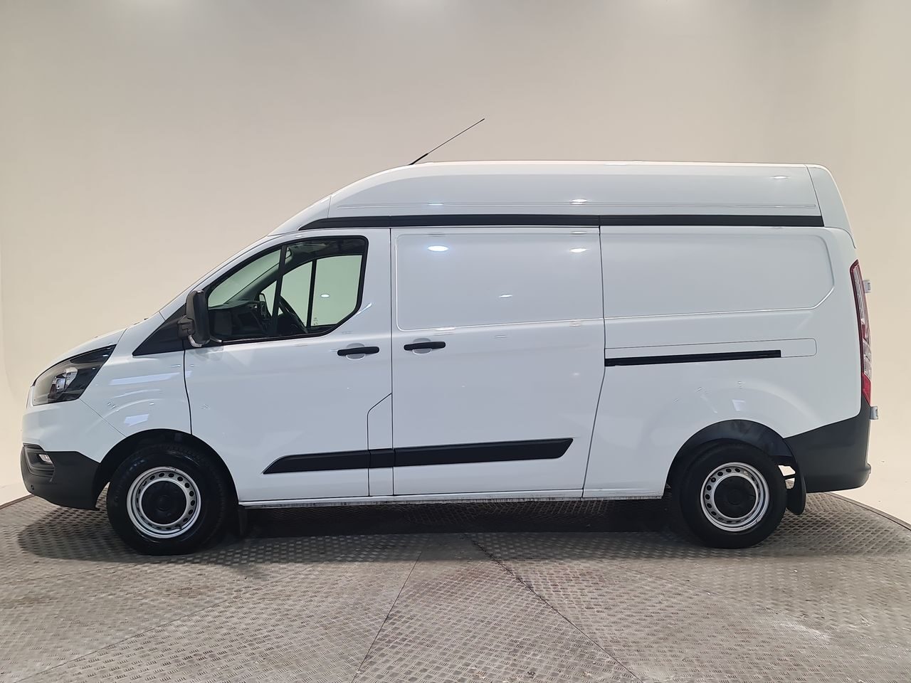 Used Ford Transit Custom 2023 for sale - 76544832: Photo 6