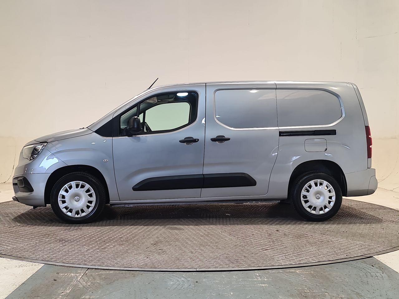 Used Vauxhall Combo 2022 for sale - 76544833: Photo 5