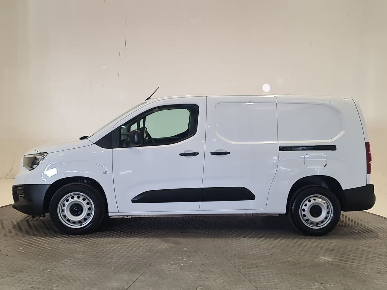 Used Vauxhall Combo 2023 for sale - 77952091: Photo 5