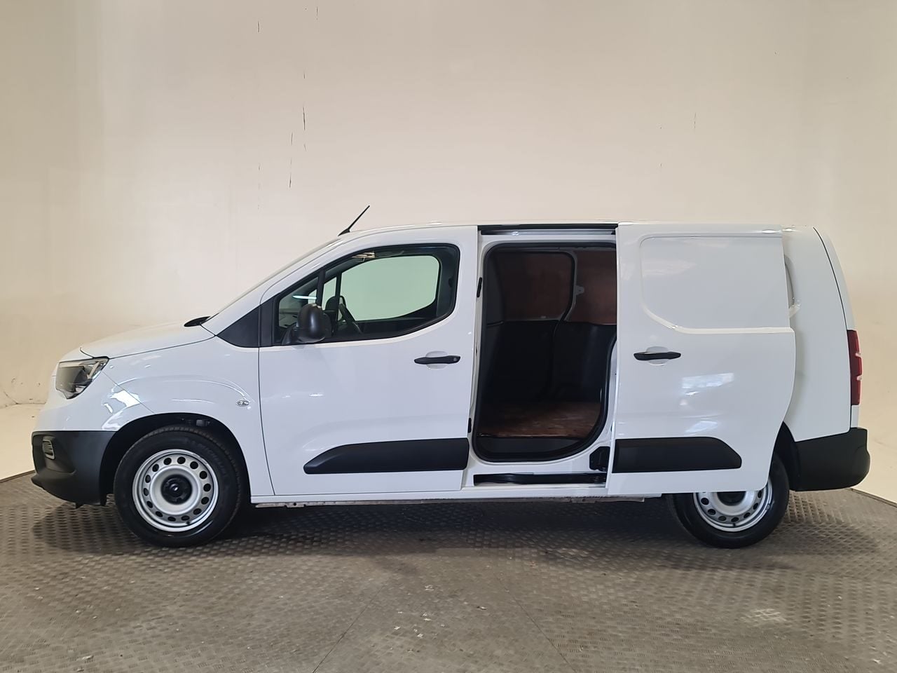 Used Vauxhall Combo 2023 for sale - 77952091: Photo 9
