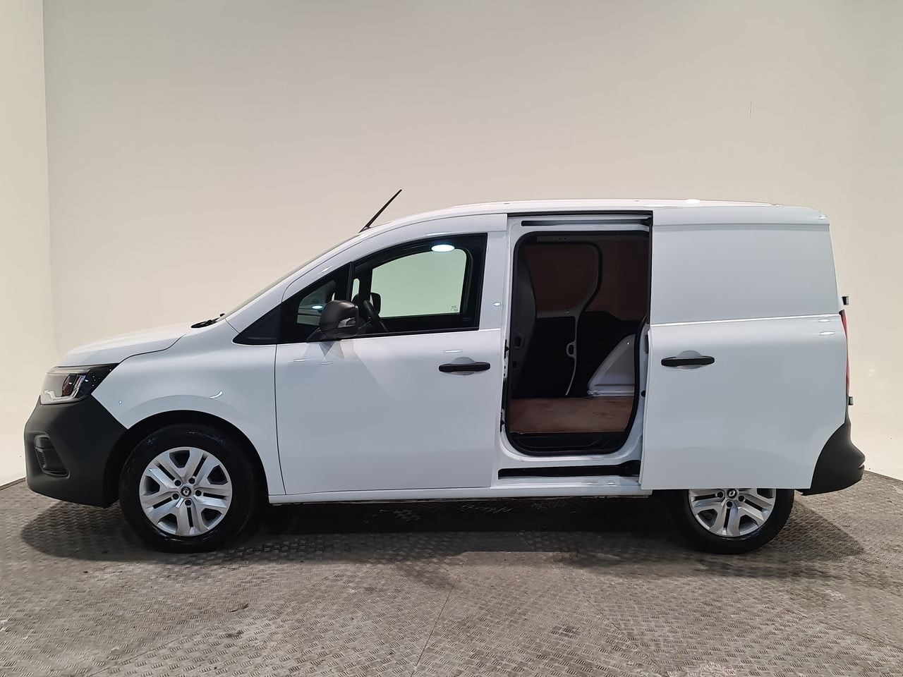 Used Renault Kangoo 2024 for sale - 76710631: Photo 9