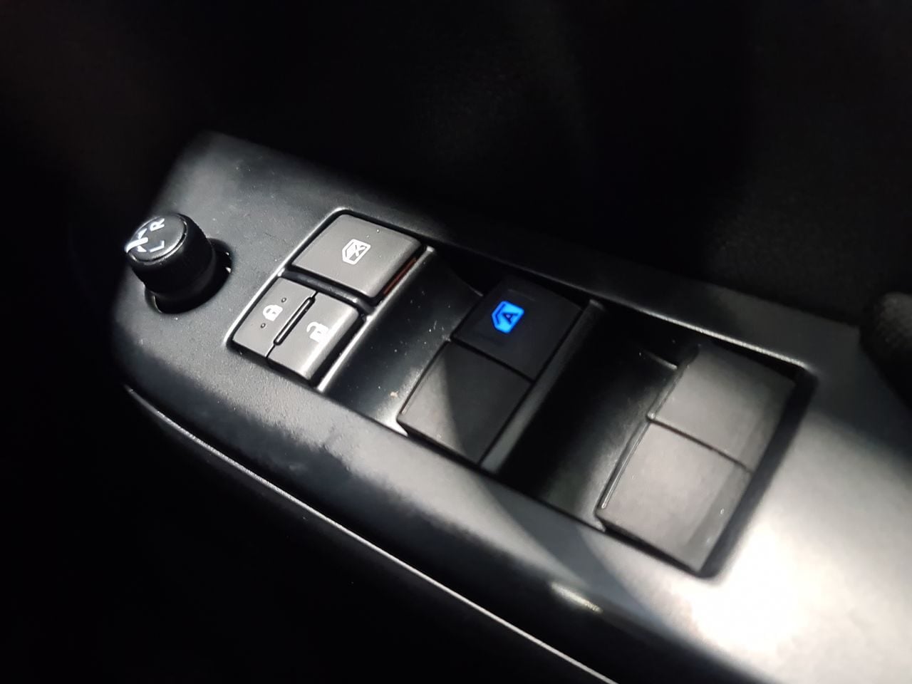 Used Toyota Hilux 2022 for sale - 77355143: Photo 28