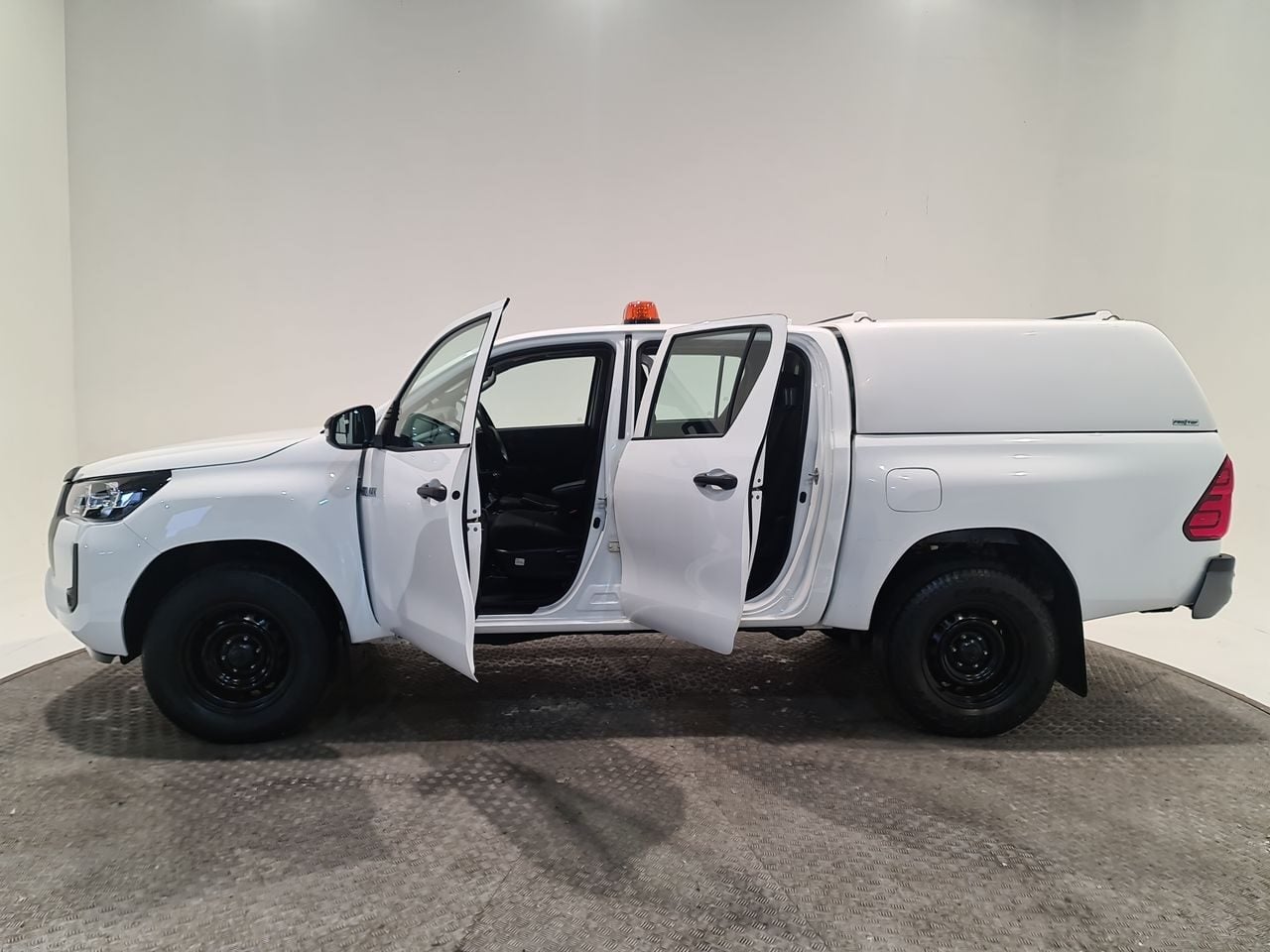 Used Toyota Hilux 2022 for sale - 77355143: Photo 9