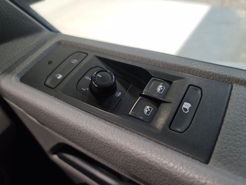 Used Volkswagen Transporter 2021 for sale - 76092635: Photo 32