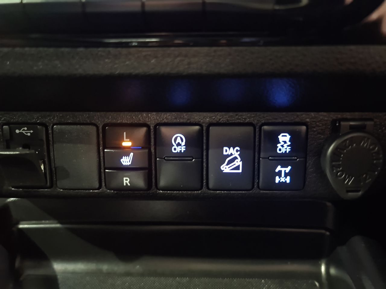 Used Toyota Hilux 2021 for sale - 77989529: Photo 35