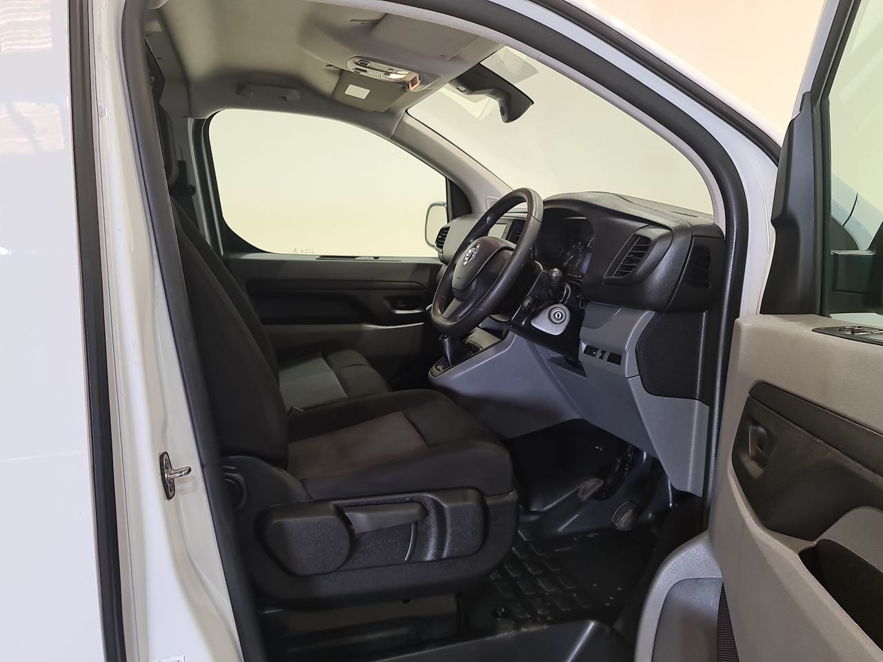 Used Vauxhall Vivaro 2023 for sale - 78218954: Photo 19