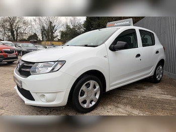 Used Dacia Sandero 2015 for sale - 77882915: Photo