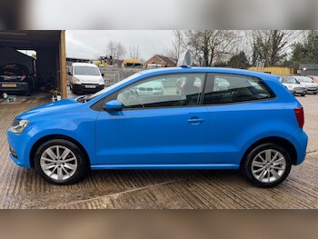 Used Volkswagen Polo 2015 for sale - 77883503: Photo