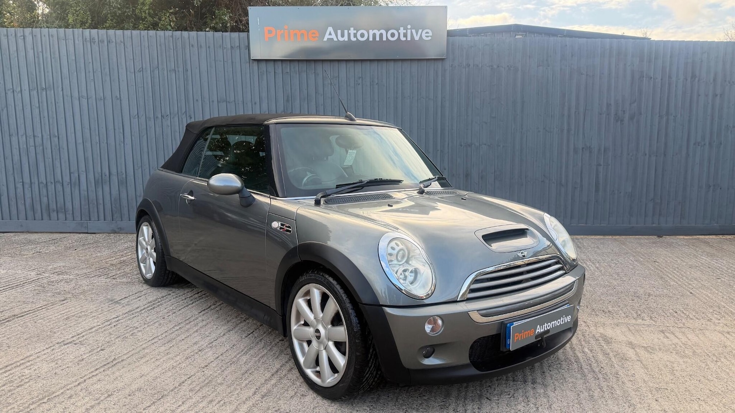 Used MINI Convertible 2007 for sale - 78034303: Photo 2