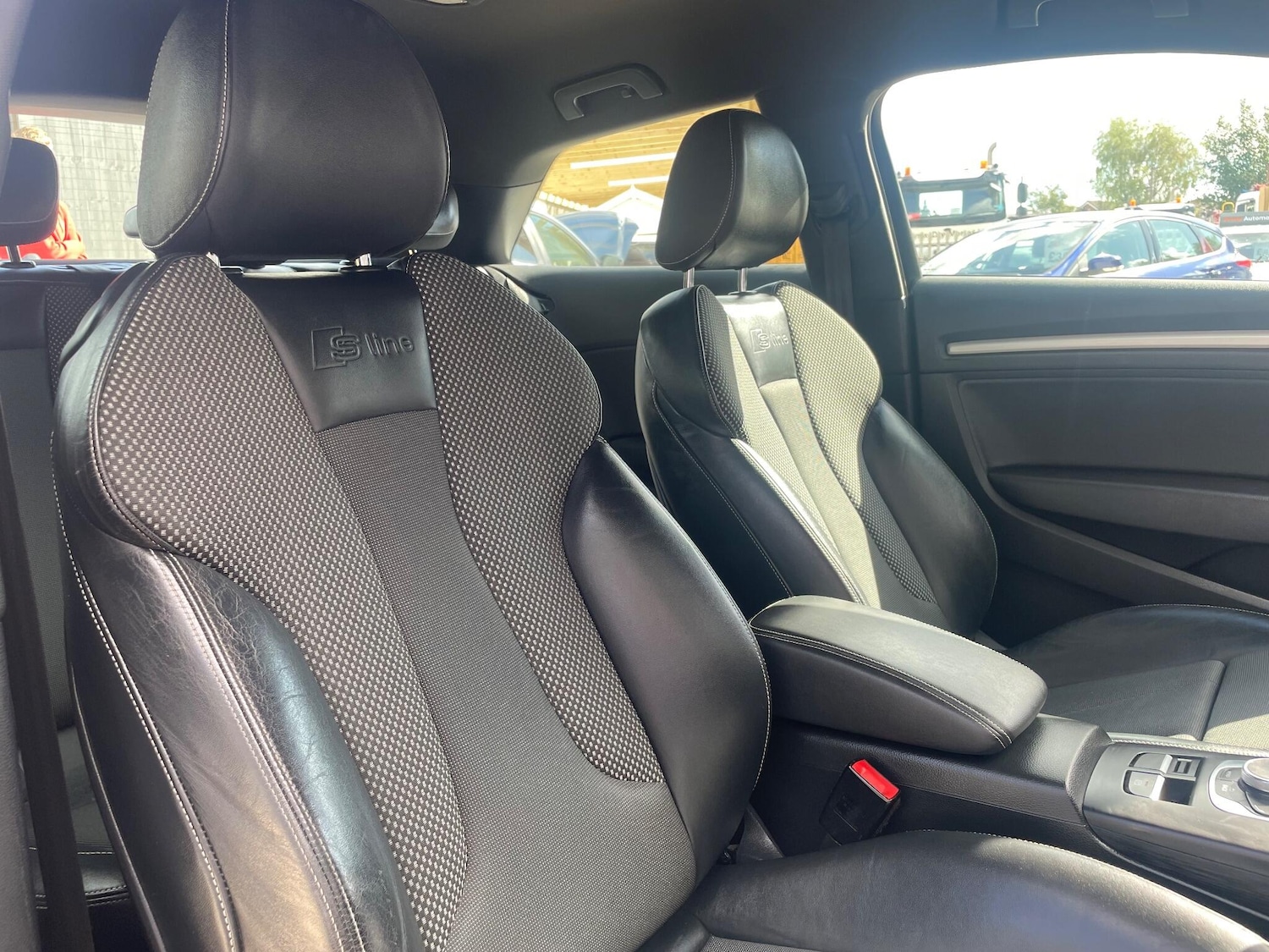 Used Audi A3 2014 for sale - 77925000: Photo 11