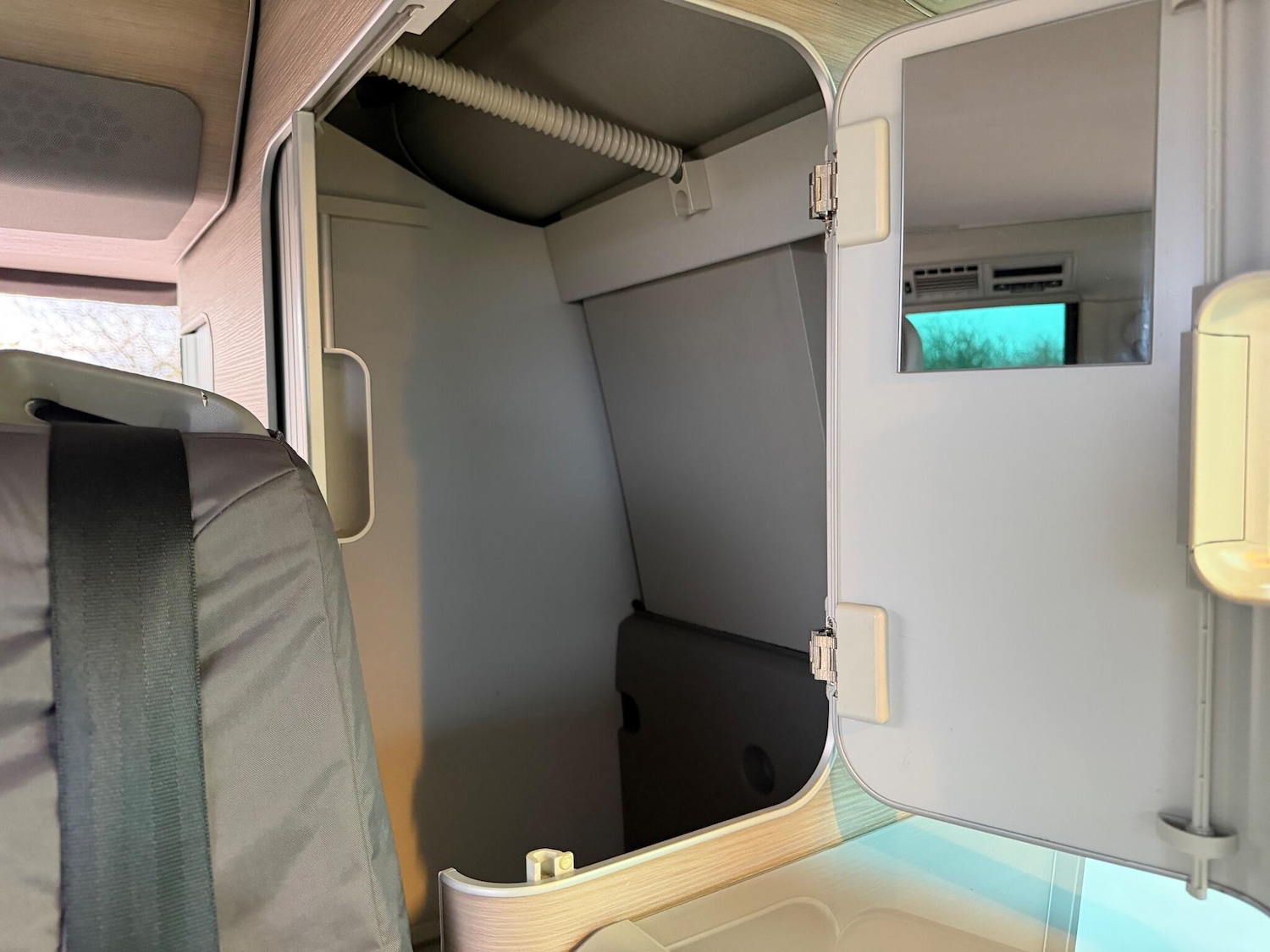 Used Volkswagen California 2010 for sale - 77119925: Photo 33