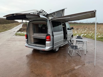 Used Volkswagen California 2010 for sale - 77119925: Photo