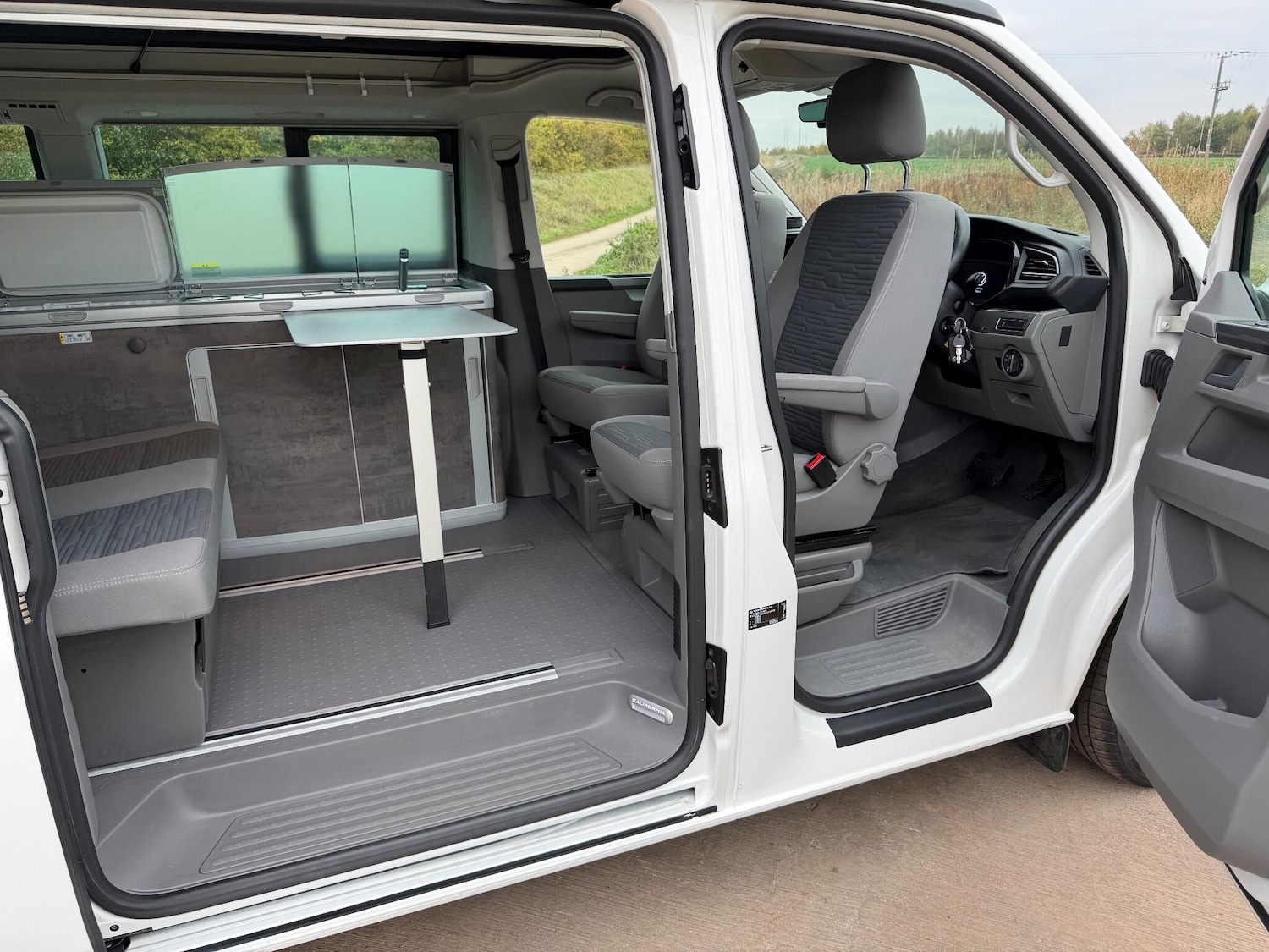 Used Volkswagen California 2022 for sale - 76270829: Photo 4