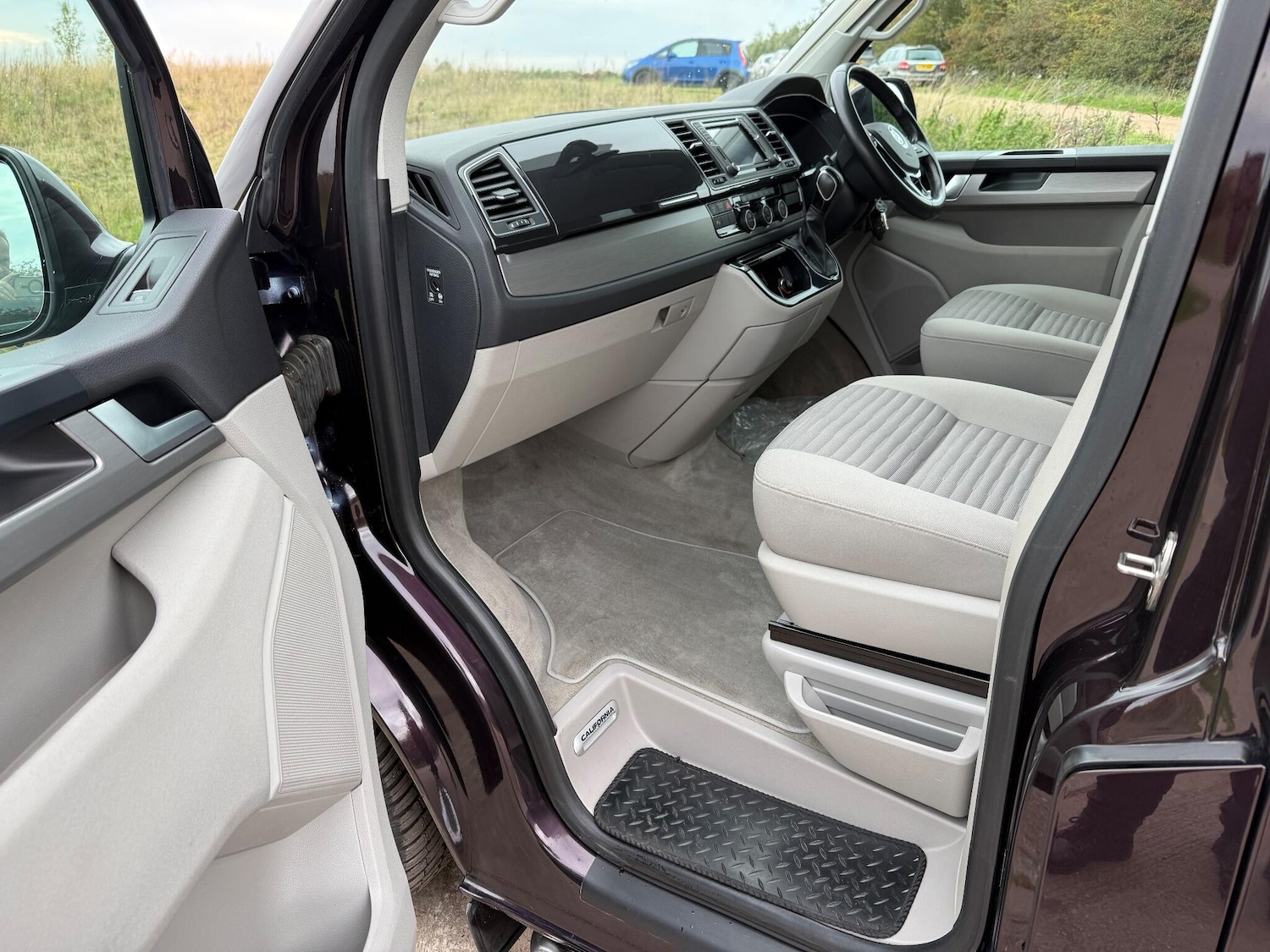 Used Volkswagen California 2016 for sale - 76152997: Photo 3