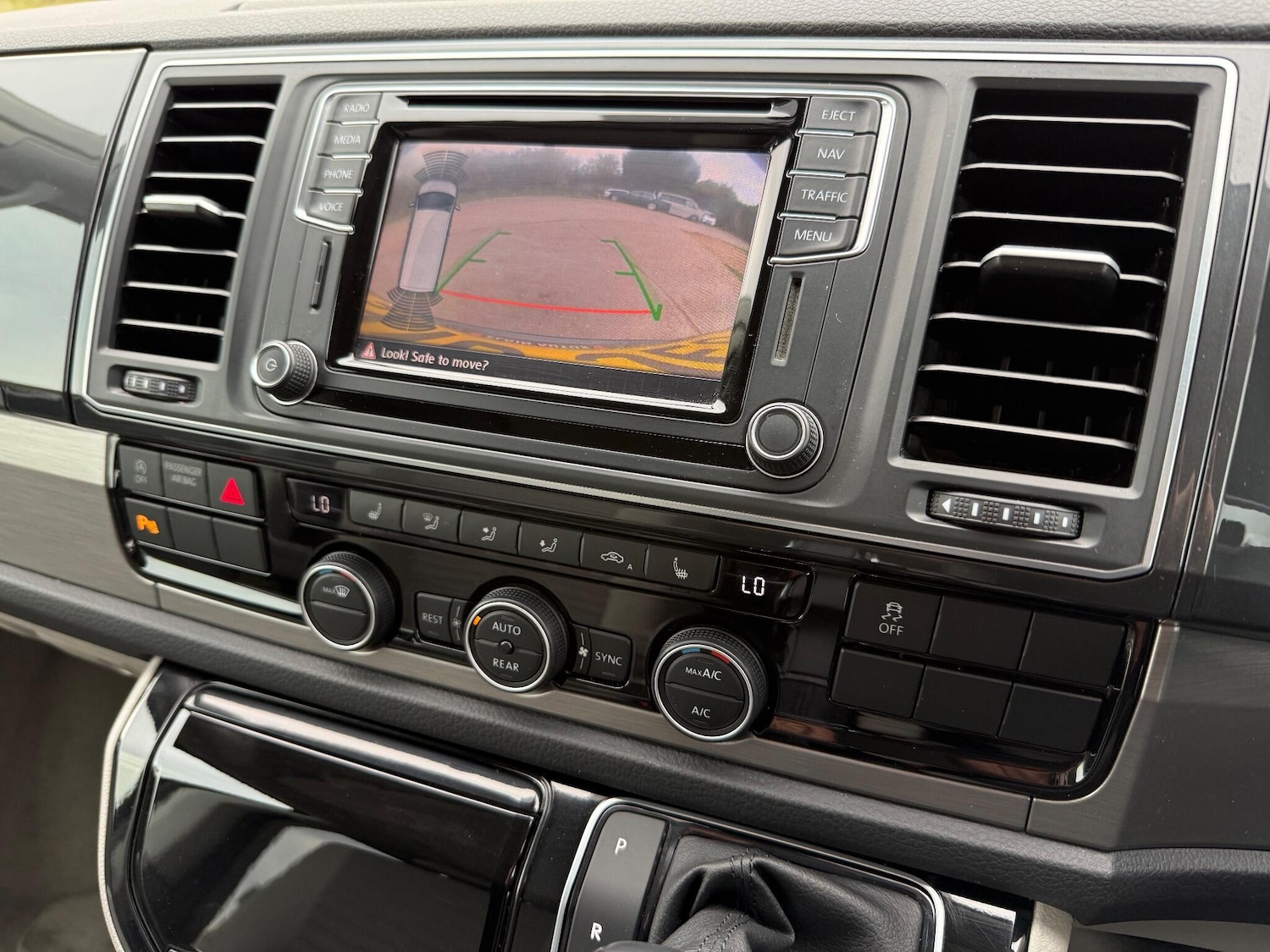 Used Volkswagen California 2016 for sale - 76152997: Photo 8