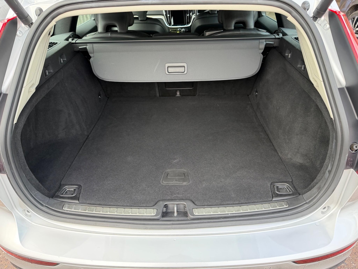 Used Volvo V60 2018 for sale - 77266790: Photo 10