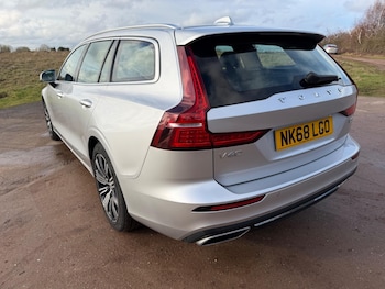 Used Volvo V60 2018 for sale - 77266790: Photo