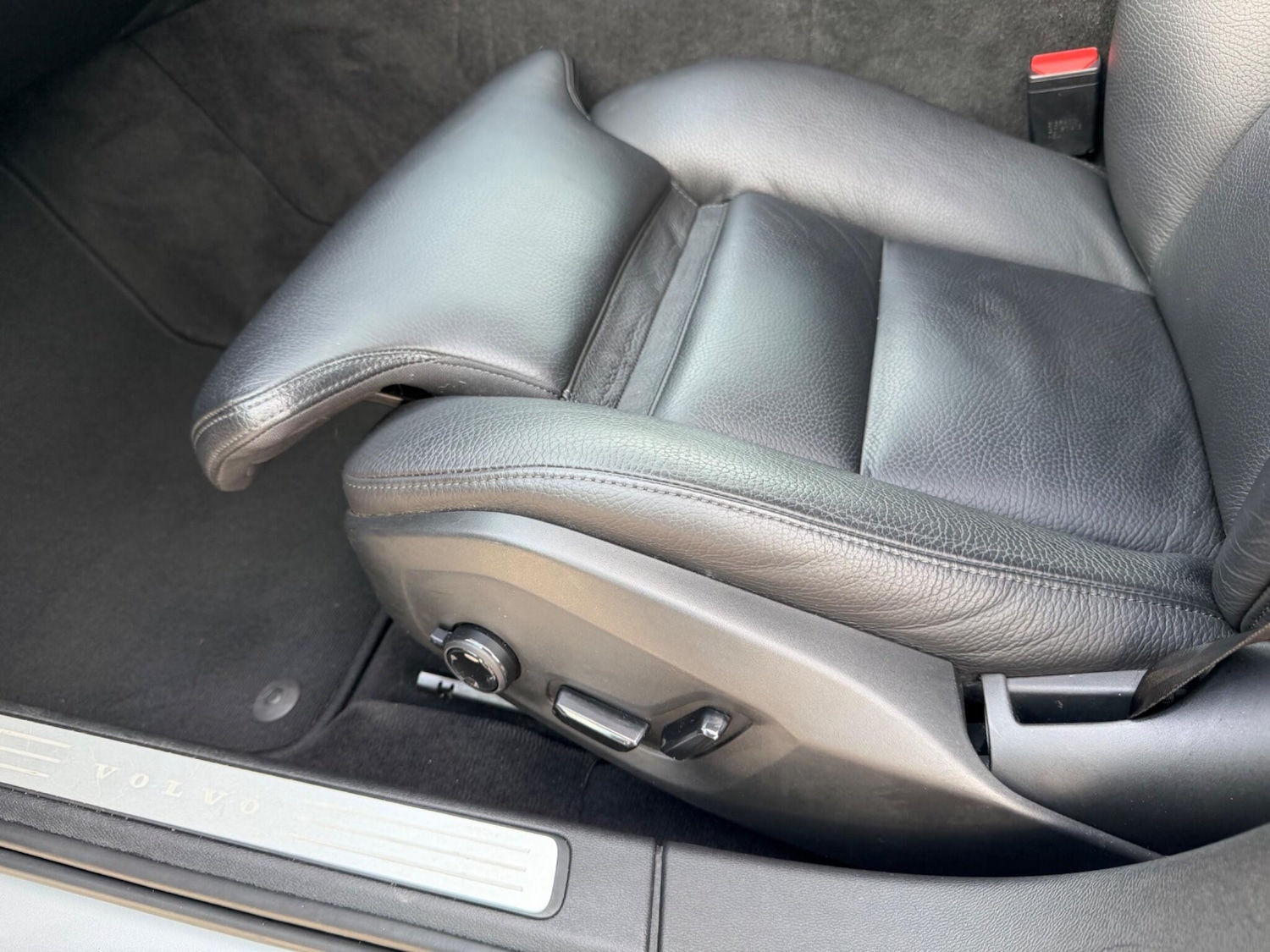 Used Volvo V60 2018 for sale - 77266790: Photo 32
