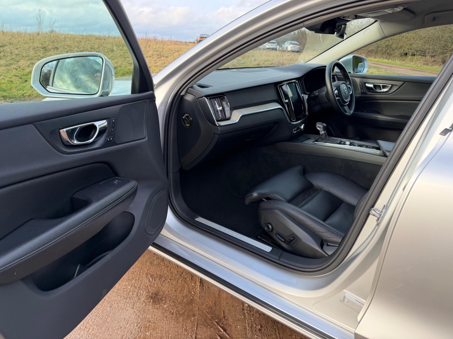 Used Volvo V60 2018 for sale - 77266790: Photo 33