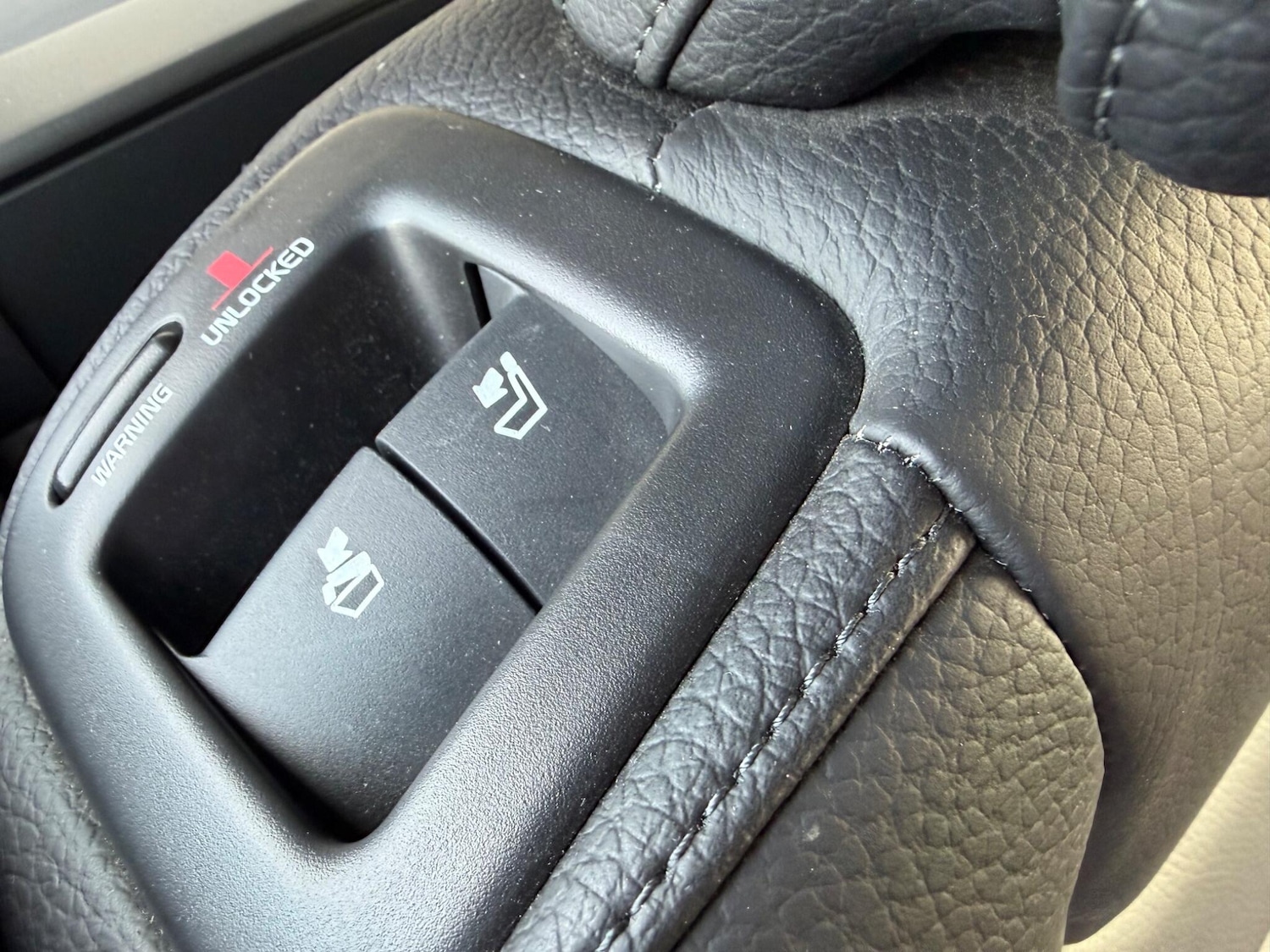 Used Volvo V60 2018 for sale - 77266790: Photo 40