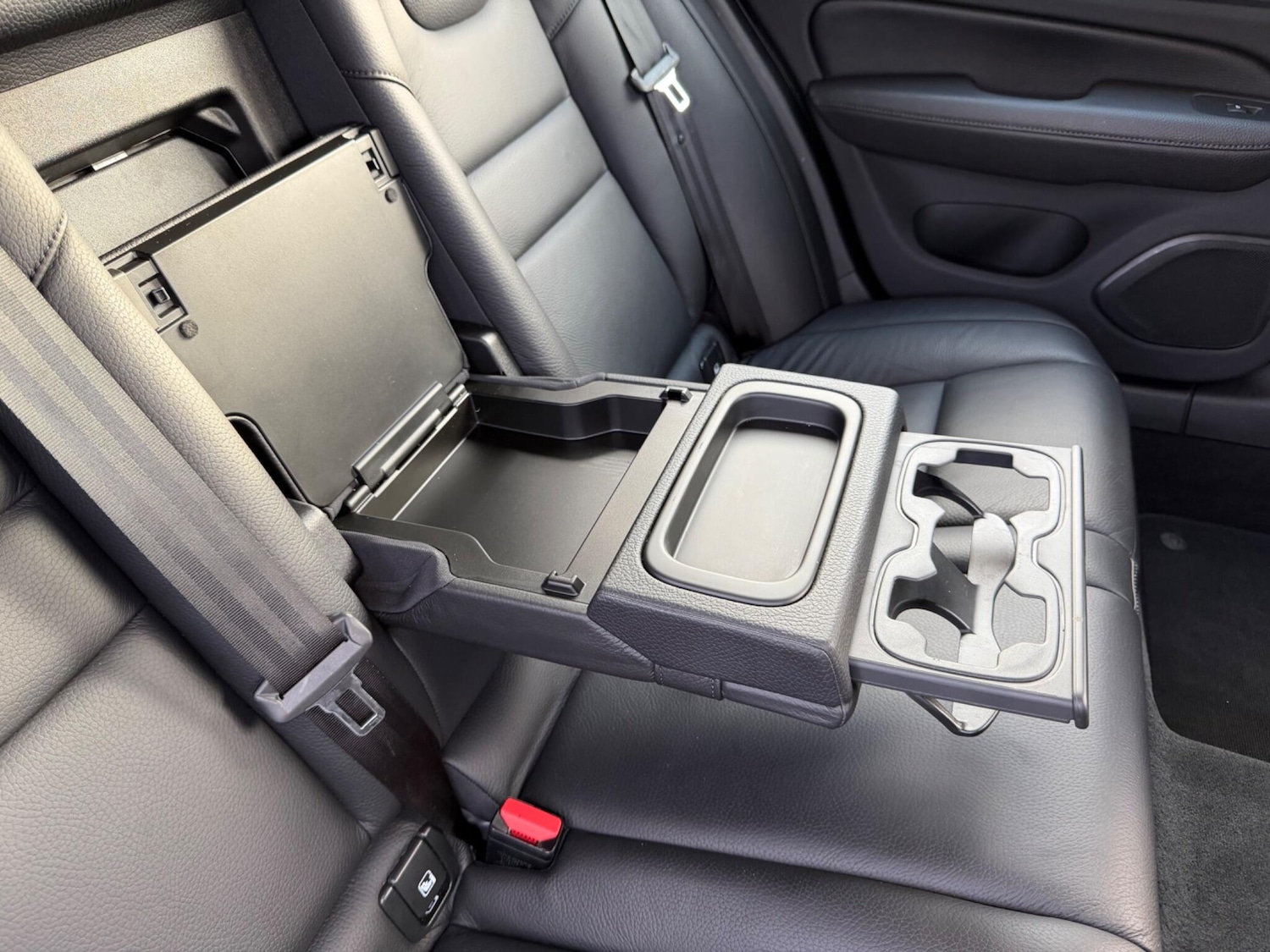 Used Volvo V60 2018 for sale - 77266790: Photo 42