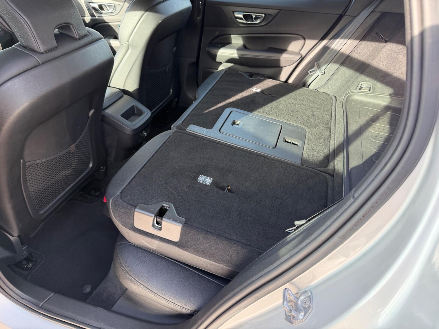 Used Volvo V60 2018 for sale - 77266790: Photo 45