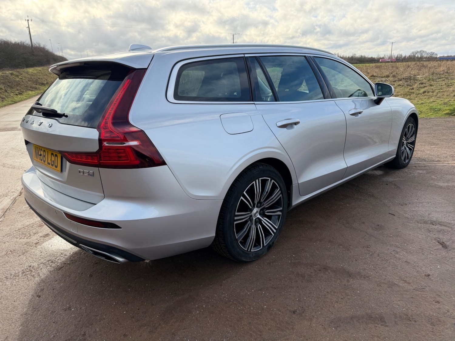 Used Volvo V60 2018 for sale - 77266790: Photo 7