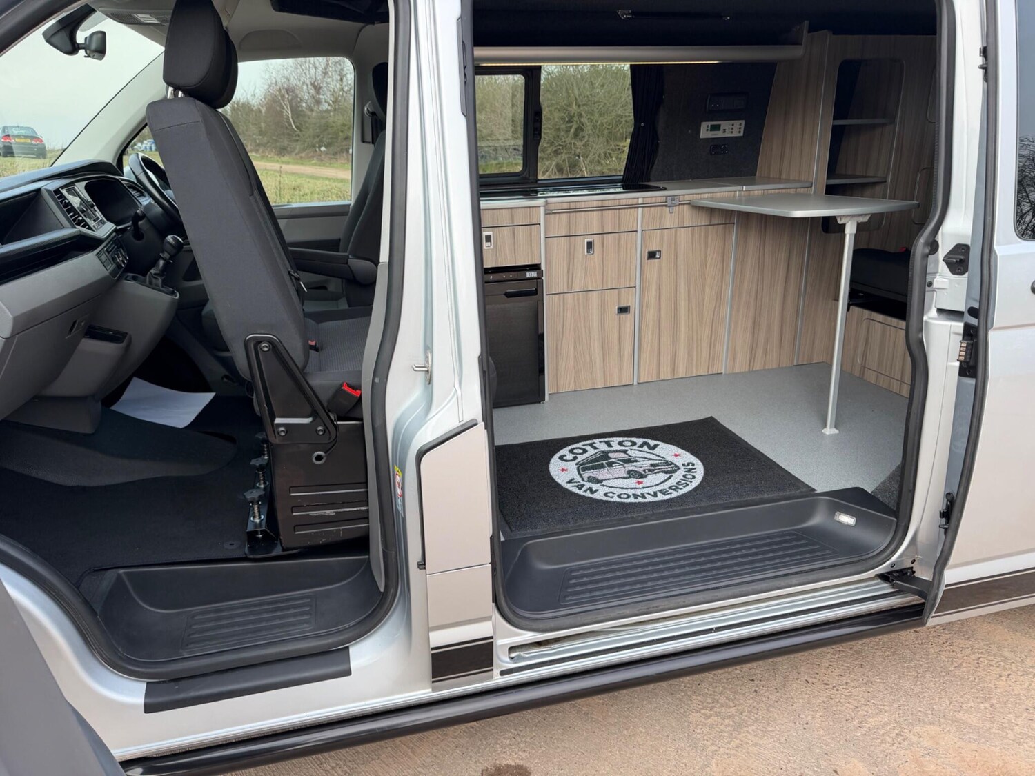 Used Volkswagen Campervan for sale - 77752978: Photo 2