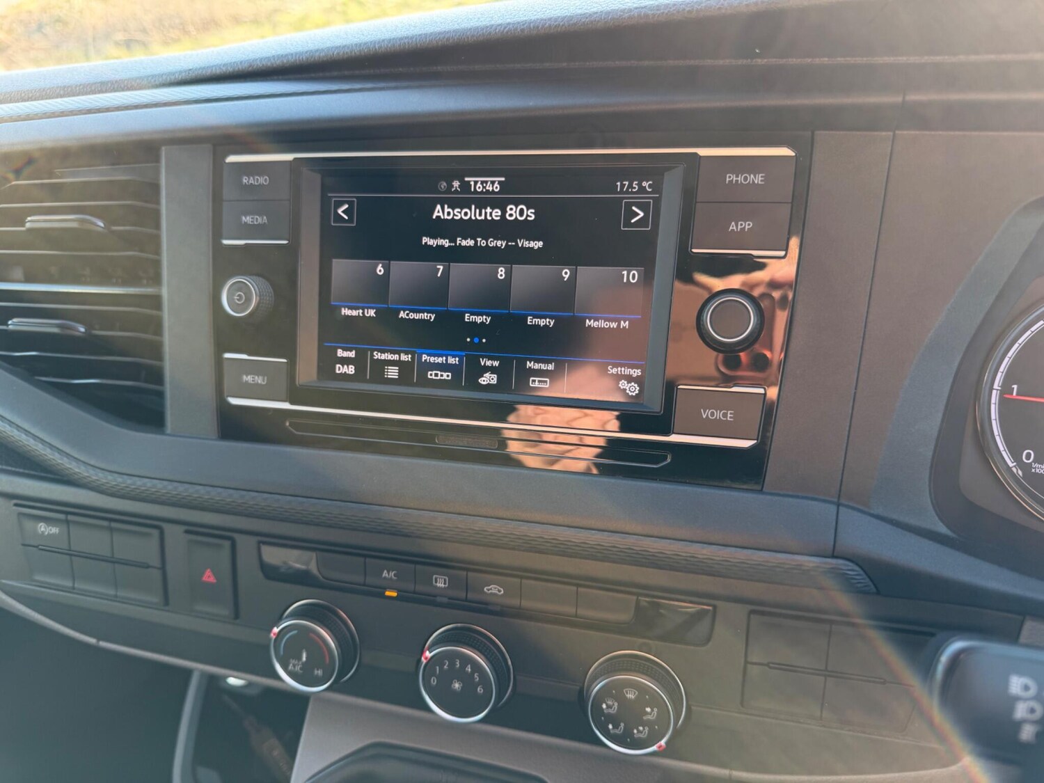 Used Volkswagen Campervan for sale - 77752978: Photo 51