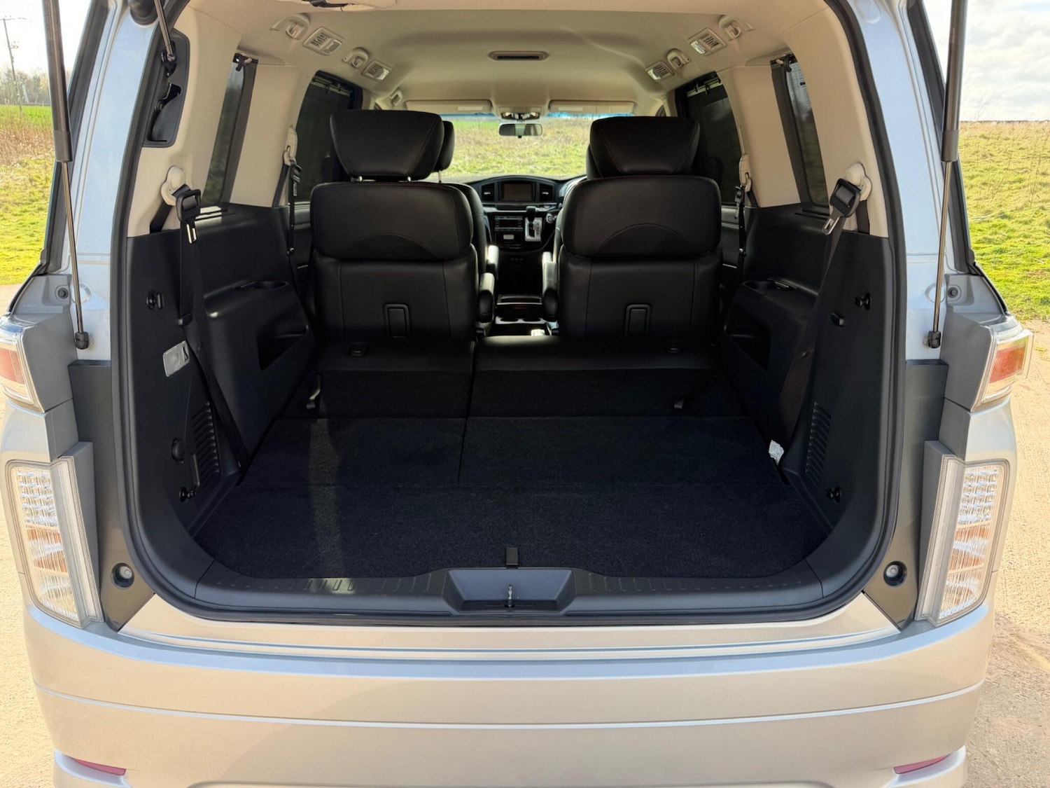 Used Nissan Elgrand 2024 for sale - 77723339: Photo 21