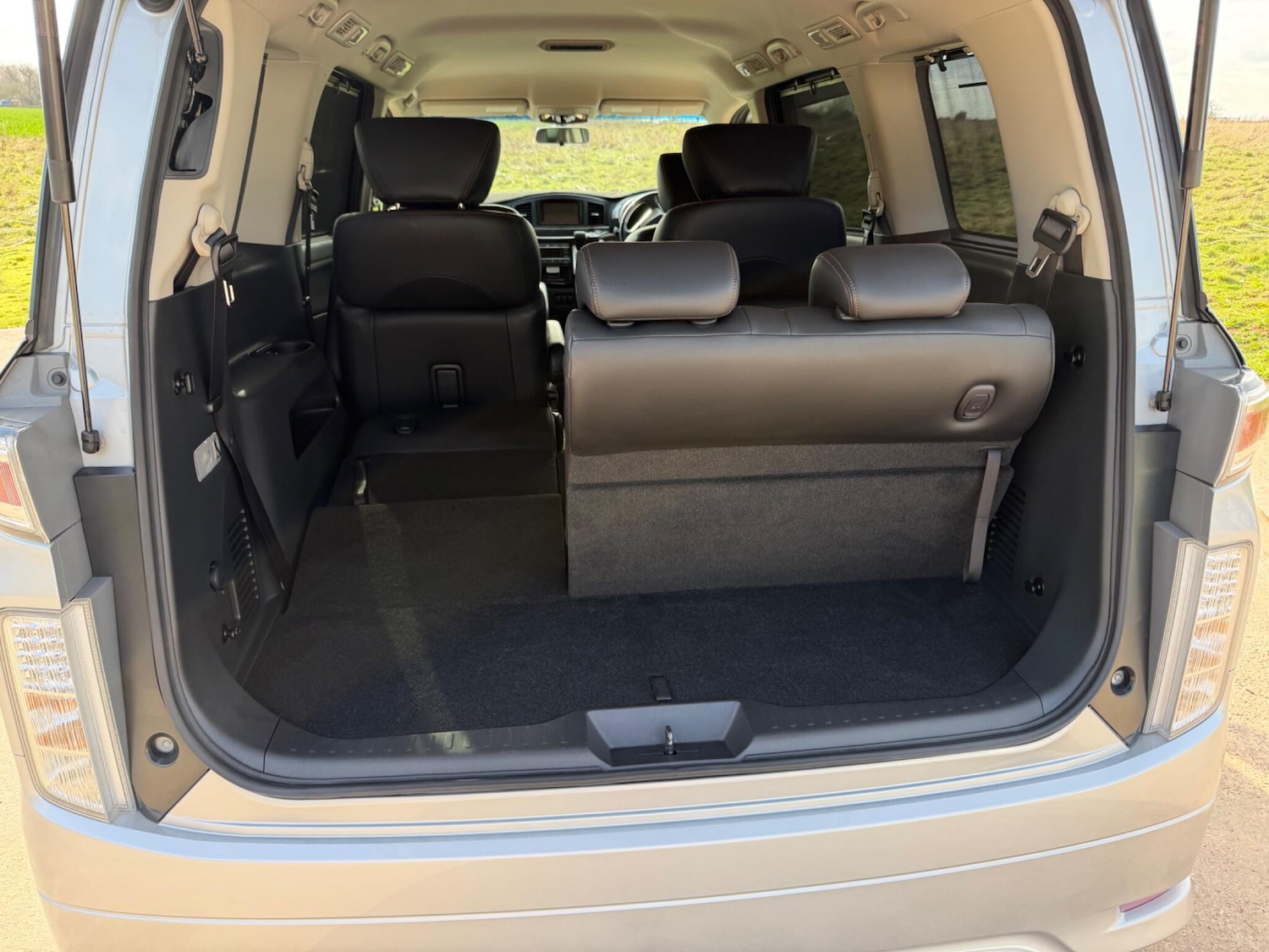 Used Nissan Elgrand 2024 for sale - 77723339: Photo 23