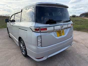 Used Nissan Elgrand 2013 for sale - 77723339: Photo