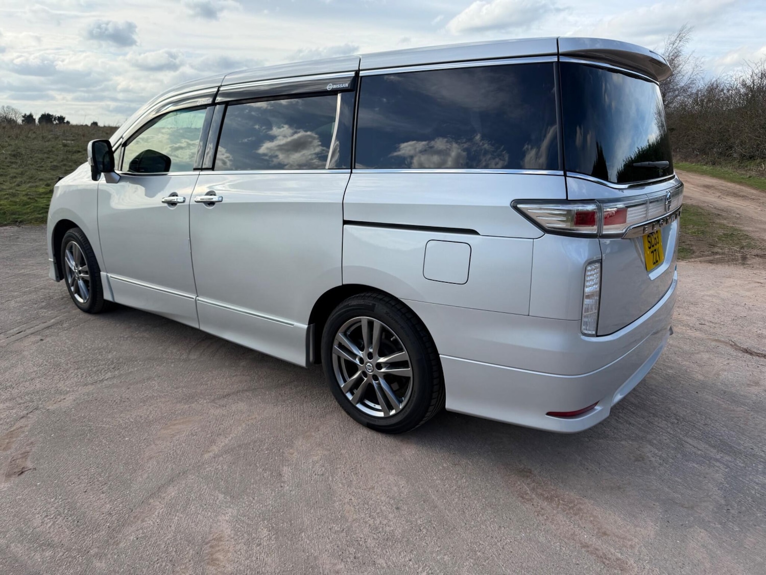 Used Nissan Elgrand 2024 for sale - 77723339: Photo 31