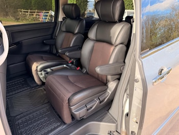 Used Nissan Elgrand 2013 for sale - 77723339: Photo