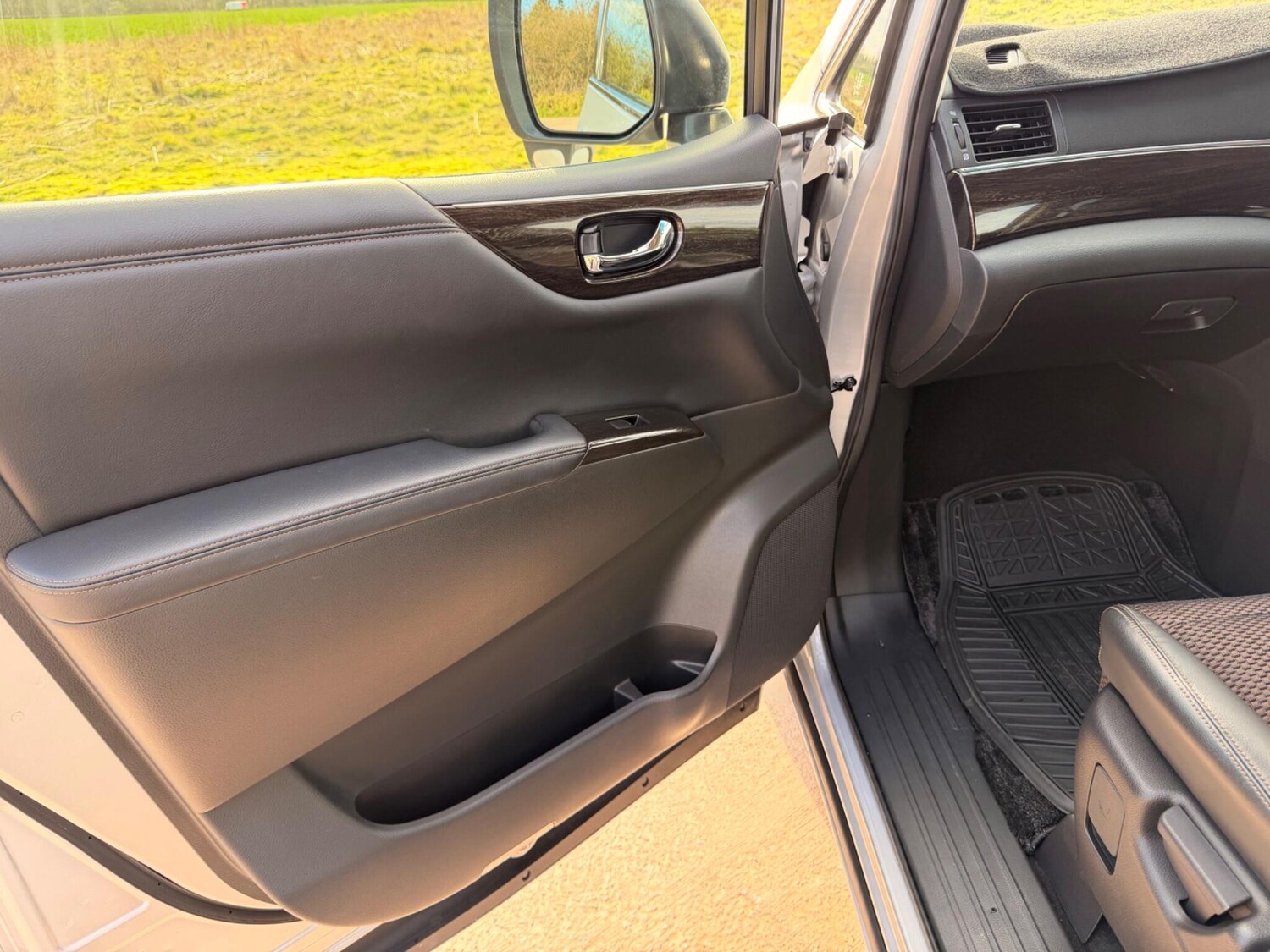 Used Nissan Elgrand 2024 for sale - 77723339: Photo 51