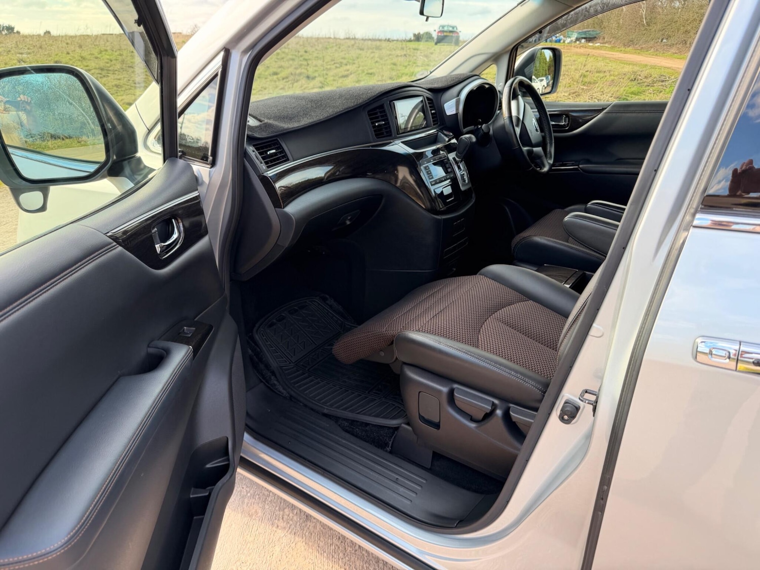 Used Nissan Elgrand 2024 for sale - 77723339: Photo 63