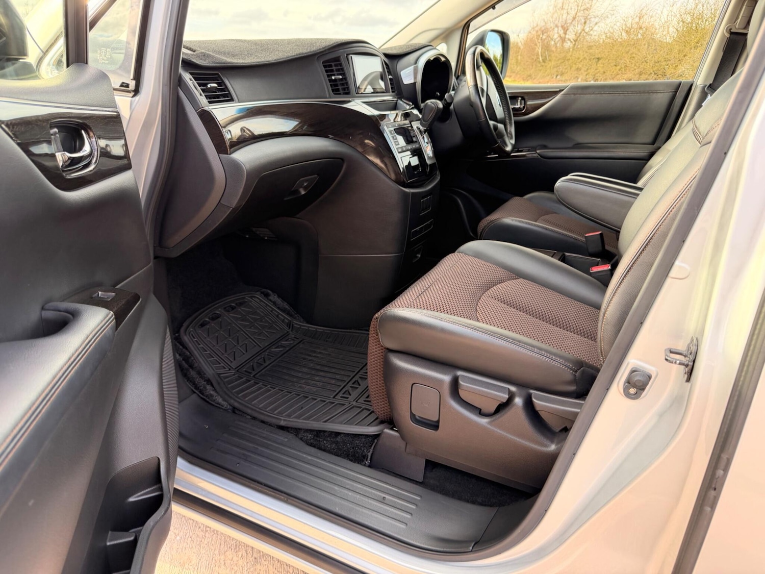 Used Nissan Elgrand 2024 for sale - 77723339: Photo 64