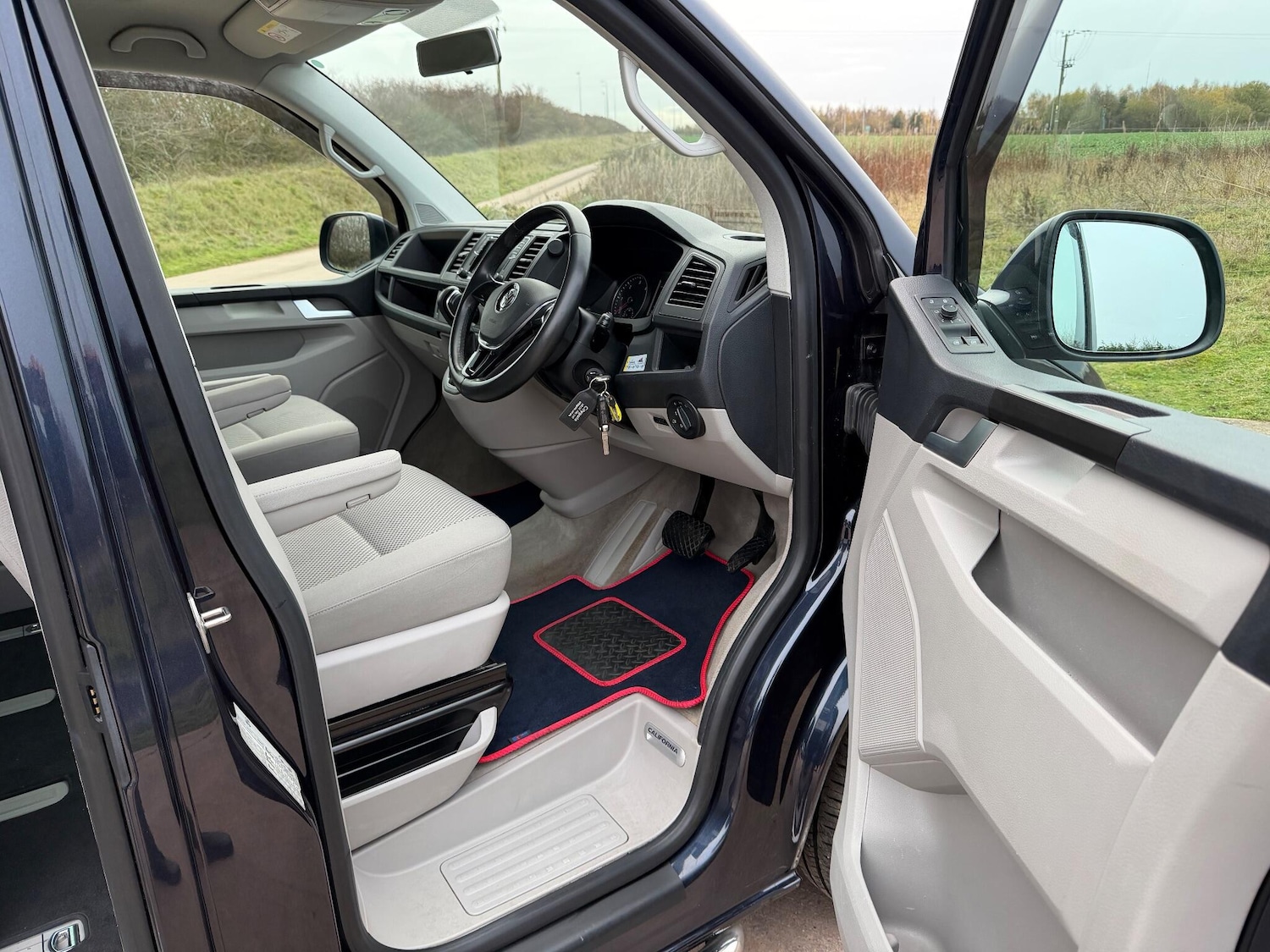 Used Volkswagen California 2019 for sale - 76714905: Photo 4