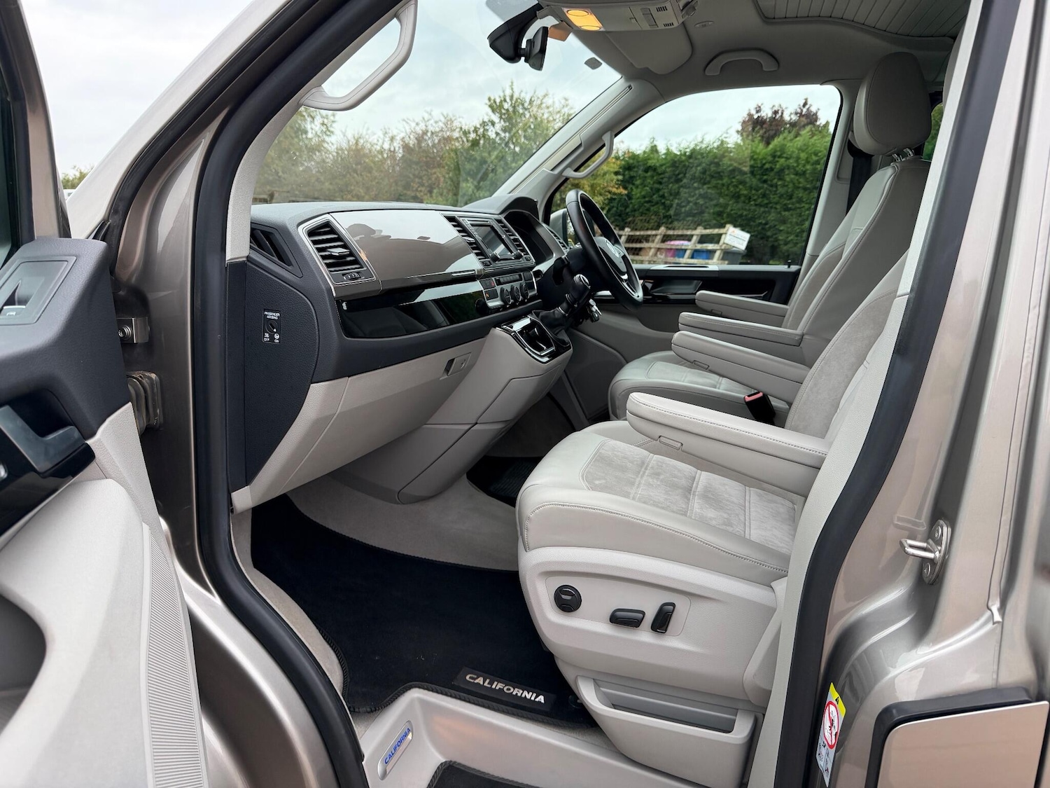 Used Volkswagen California 2018 for sale - 76314620: Photo 3