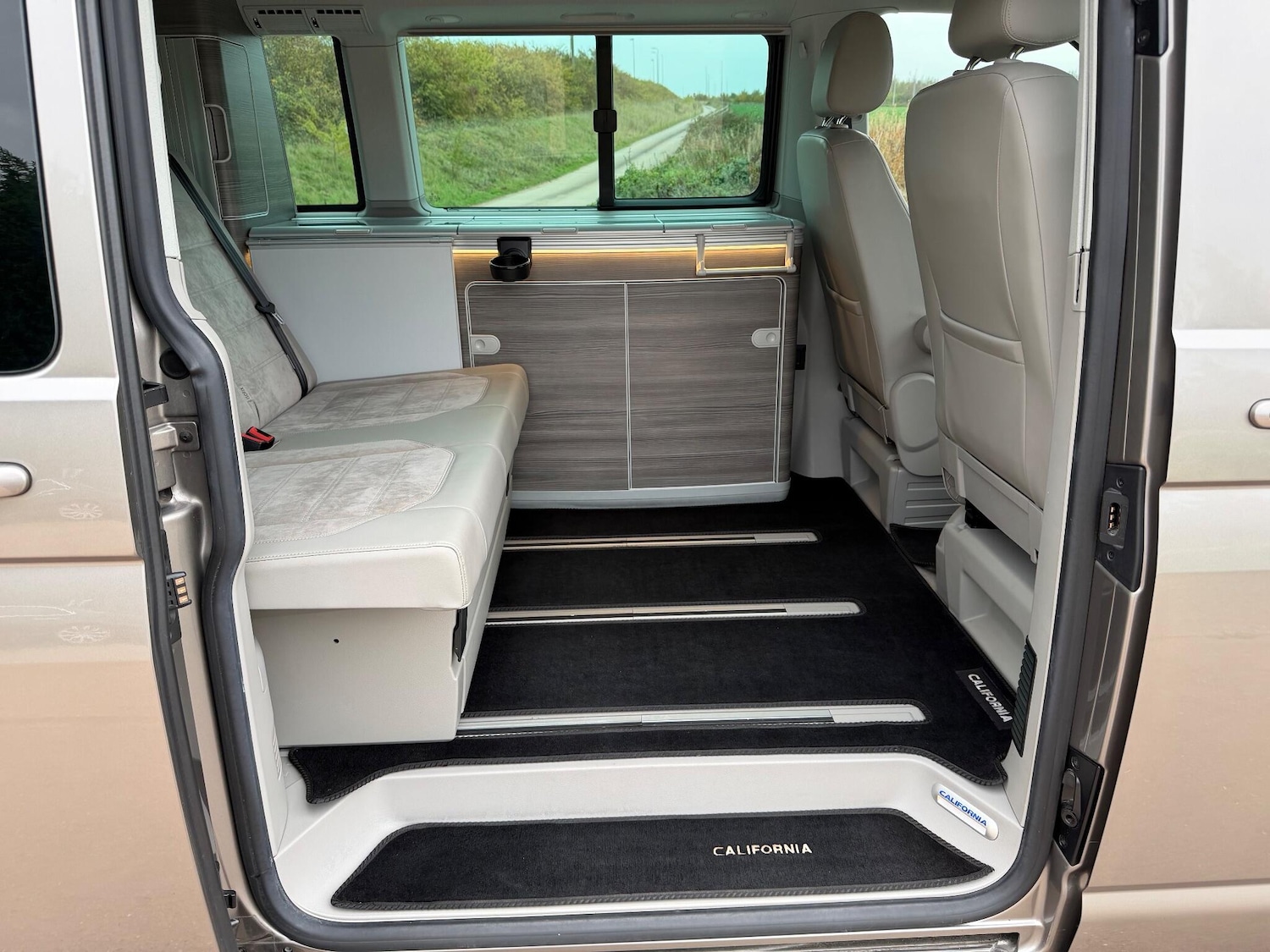 Used Volkswagen California 2018 for sale - 76314620: Photo 50