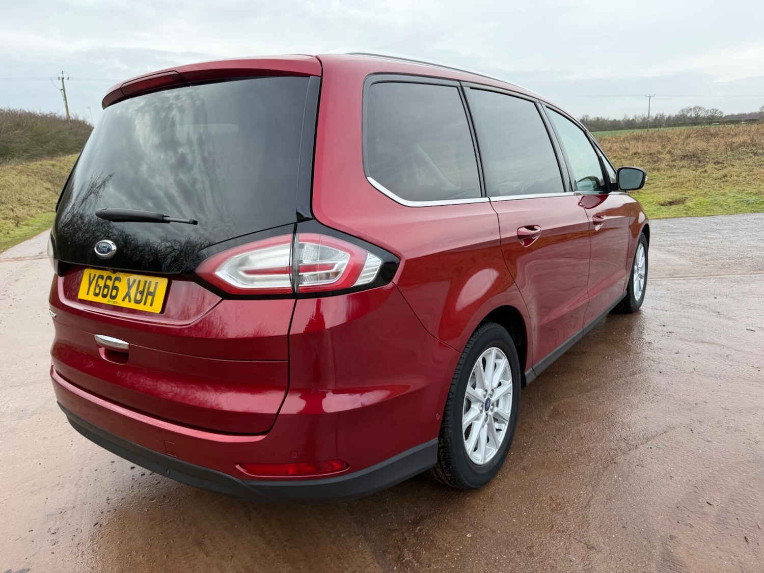 Used Ford Galaxy 2016 for sale - 77215367: Photo 2