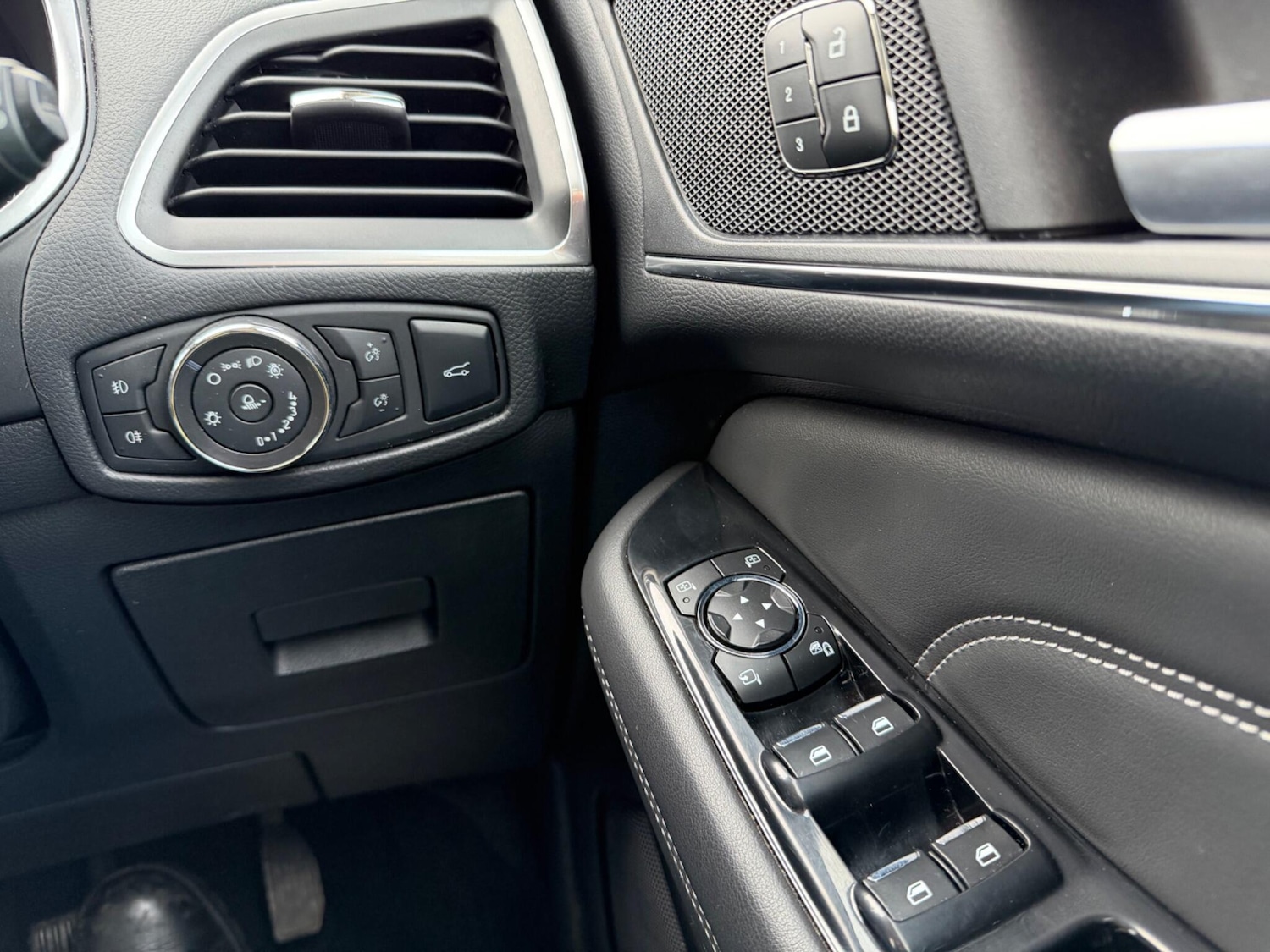 Used Ford Galaxy 2016 for sale - 77215367: Photo 25