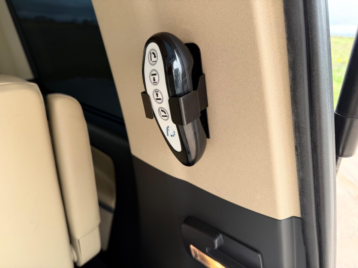 Used Volkswagen Caravelle for sale - 78007642: Photo 23